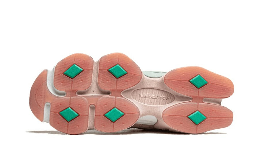 ‎ ‎ NB 9060 „Inside Voices – Penny Cookie Pink”