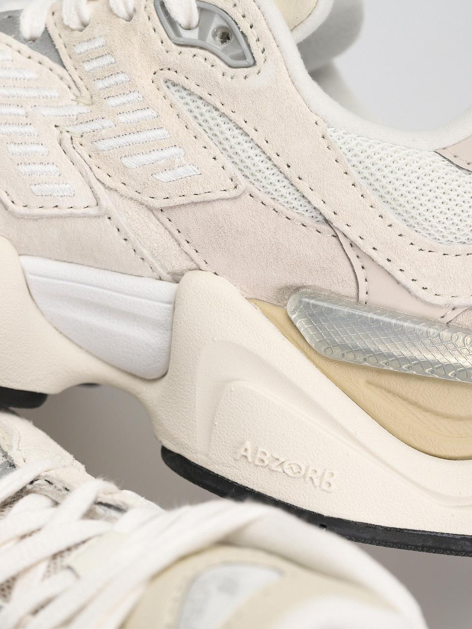‎ ‎ NB 9060 Sea Salt/Moonbeam